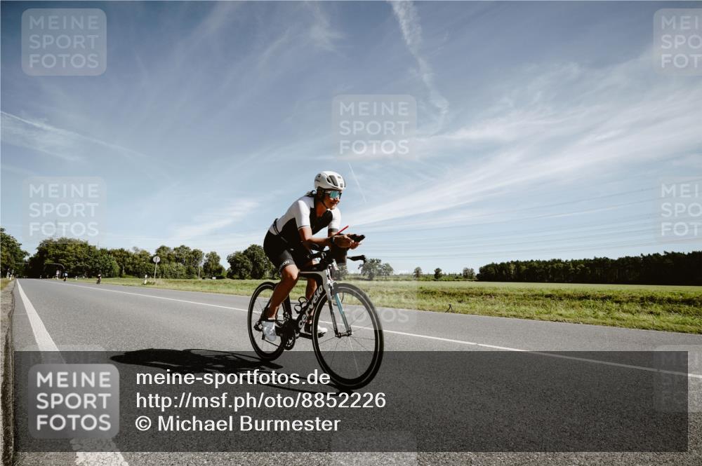 07.09.2025 - 19. Norderstedt Triathlon Michael Burmester http://msf.ph/oto/8852226 07.09.2025 11:32:18 Radfahren 186 meine-sportfotos.de