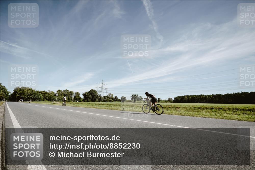 07.09.2025 - 19. Norderstedt Triathlon Michael Burmester http://msf.ph/oto/8852230 07.09.2025 11:32:19 Radfahren 186 meine-sportfotos.de