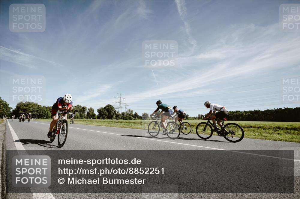 07.09.2025 - 19. Norderstedt Triathlon Michael Burmester http://msf.ph/oto/8852251 07.09.2025 11:32:42 Radfahren 774, 834, 1181 meine-sportfotos.de