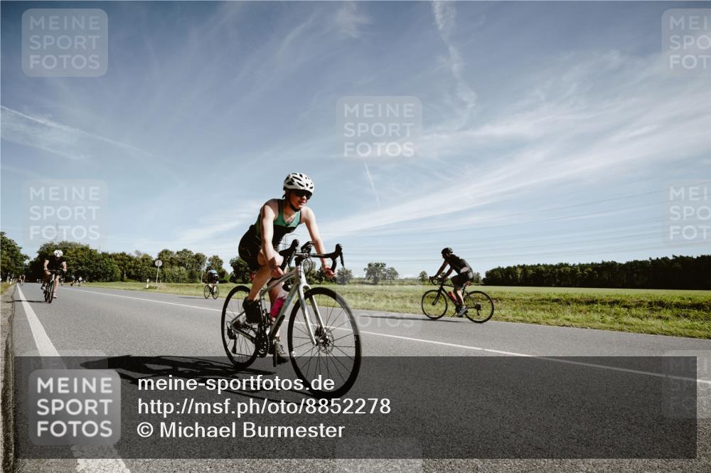 07.09.2025 - 19. Norderstedt Triathlon Michael Burmester http://msf.ph/oto/8852278 07.09.2025 11:33:02 Radfahren 148, 237 meine-sportfotos.de
