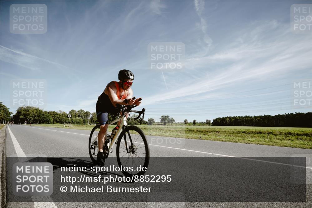 07.09.2025 - 19. Norderstedt Triathlon Michael Burmester http://msf.ph/oto/8852295 07.09.2025 11:33:16 Radfahren 1340 meine-sportfotos.de