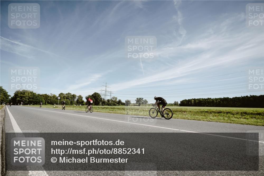 07.09.2025 - 19. Norderstedt Triathlon Michael Burmester http://msf.ph/oto/8852341 07.09.2025 11:33:48 Radfahren 1178 meine-sportfotos.de