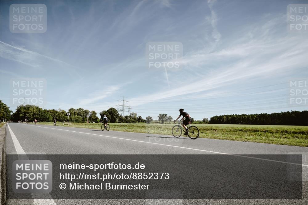 07.09.2025 - 19. Norderstedt Triathlon Michael Burmester http://msf.ph/oto/8852373 07.09.2025 11:34:02 Radfahren 1305 meine-sportfotos.de