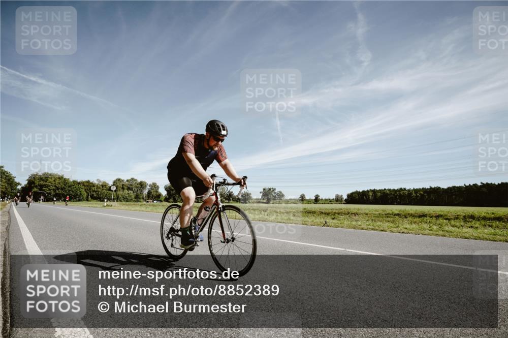 07.09.2025 - 19. Norderstedt Triathlon Michael Burmester http://msf.ph/oto/8852389 07.09.2025 11:34:19 Radfahren 190, 1184, 1306 meine-sportfotos.de