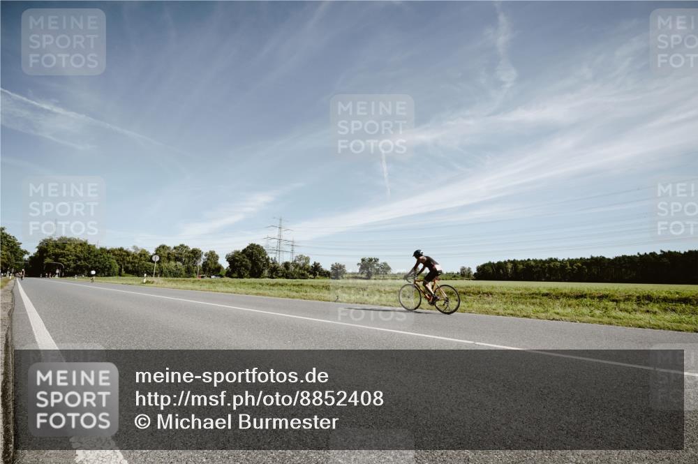 07.09.2025 - 19. Norderstedt Triathlon Michael Burmester http://msf.ph/oto/8852408 07.09.2025 11:34:29 Radfahren 833 meine-sportfotos.de