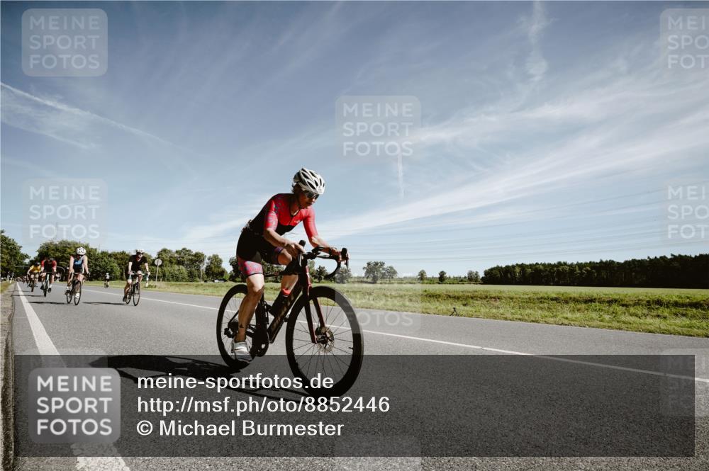 07.09.2025 - 19. Norderstedt Triathlon Michael Burmester http://msf.ph/oto/8852446 07.09.2025 11:35:02 Radfahren 155, 228, 280, 793, 1244 meine-sportfotos.de