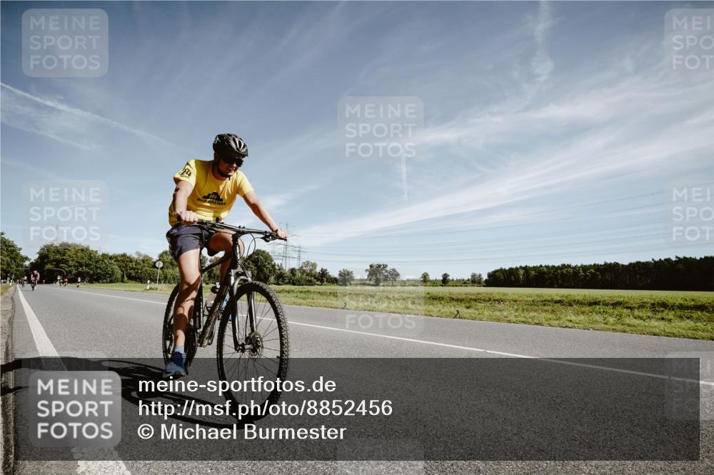 07.09.2025 - 19. Norderstedt Triathlon Michael Burmester http://msf.ph/oto/8852456 07.09.2025 11:35:05 Radfahren 155, 228, 280, 793, 1244 meine-sportfotos.de