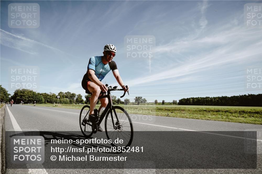 07.09.2025 - 19. Norderstedt Triathlon Michael Burmester http://msf.ph/oto/8852481 07.09.2025 11:35:22 Radfahren 191, 734 meine-sportfotos.de
