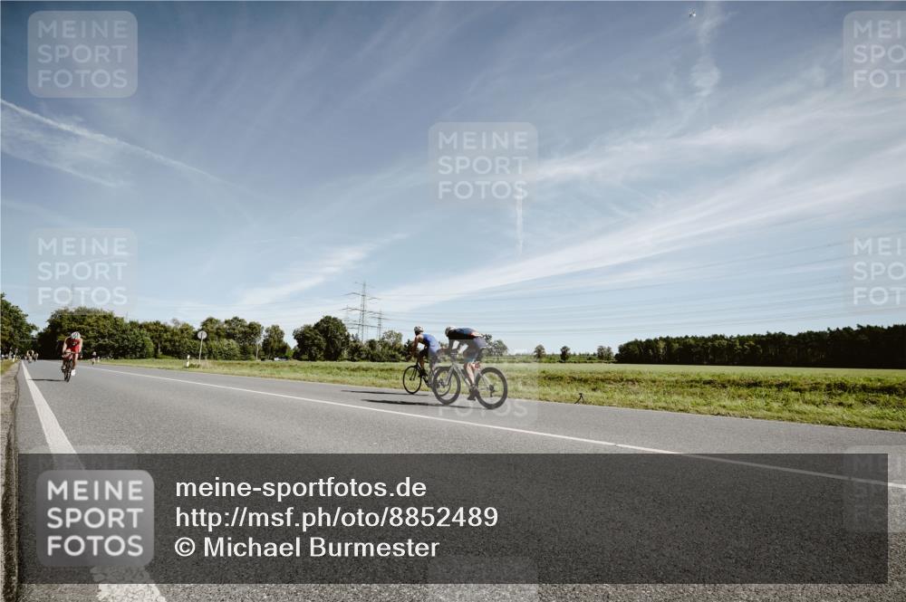 07.09.2025 - 19. Norderstedt Triathlon Michael Burmester http://msf.ph/oto/8852489 07.09.2025 11:35:25 Radfahren 734, 1189 meine-sportfotos.de
