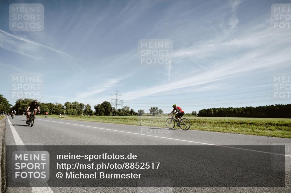 07.09.2025 - 19. Norderstedt Triathlon Michael Burmester http://msf.ph/oto/8852517 07.09.2025 11:35:48 Radfahren 252, 303, 815 meine-sportfotos.de