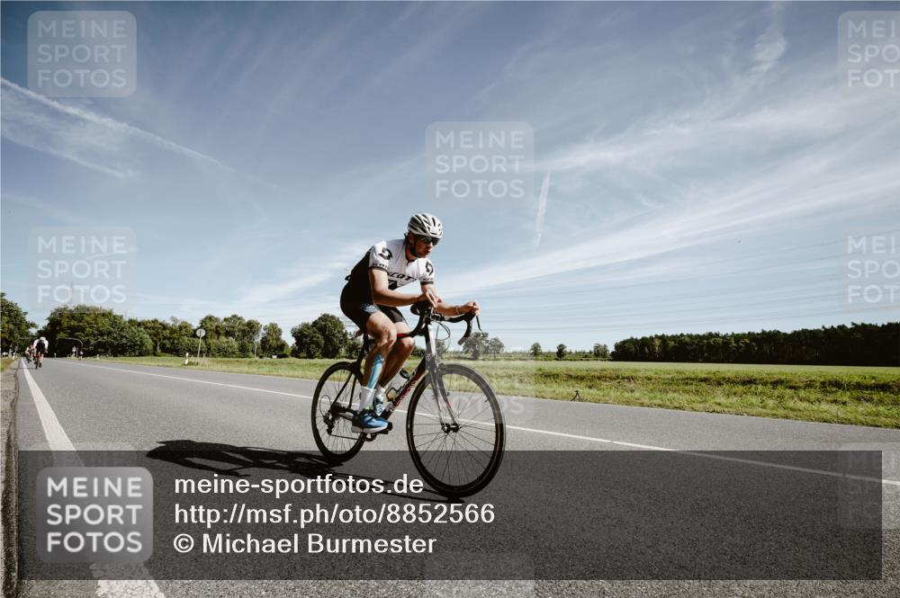 07.09.2025 - 19. Norderstedt Triathlon Michael Burmester http://msf.ph/oto/8852566 07.09.2025 11:36:33 Radfahren 849, 1164, 1206 meine-sportfotos.de