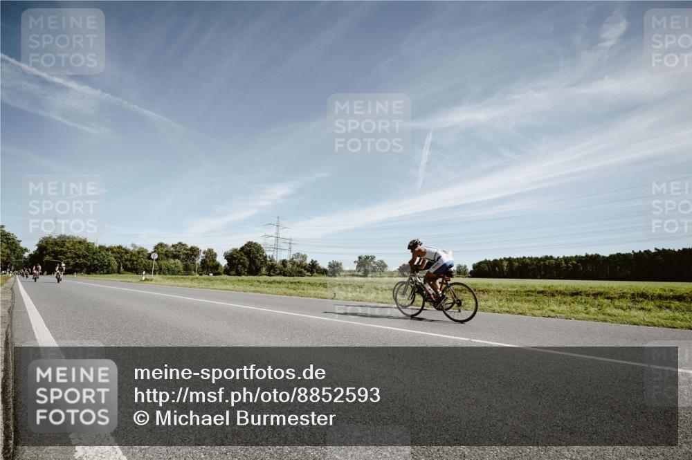 07.09.2025 - 19. Norderstedt Triathlon Michael Burmester http://msf.ph/oto/8852593 07.09.2025 11:36:59 Radfahren 138 meine-sportfotos.de