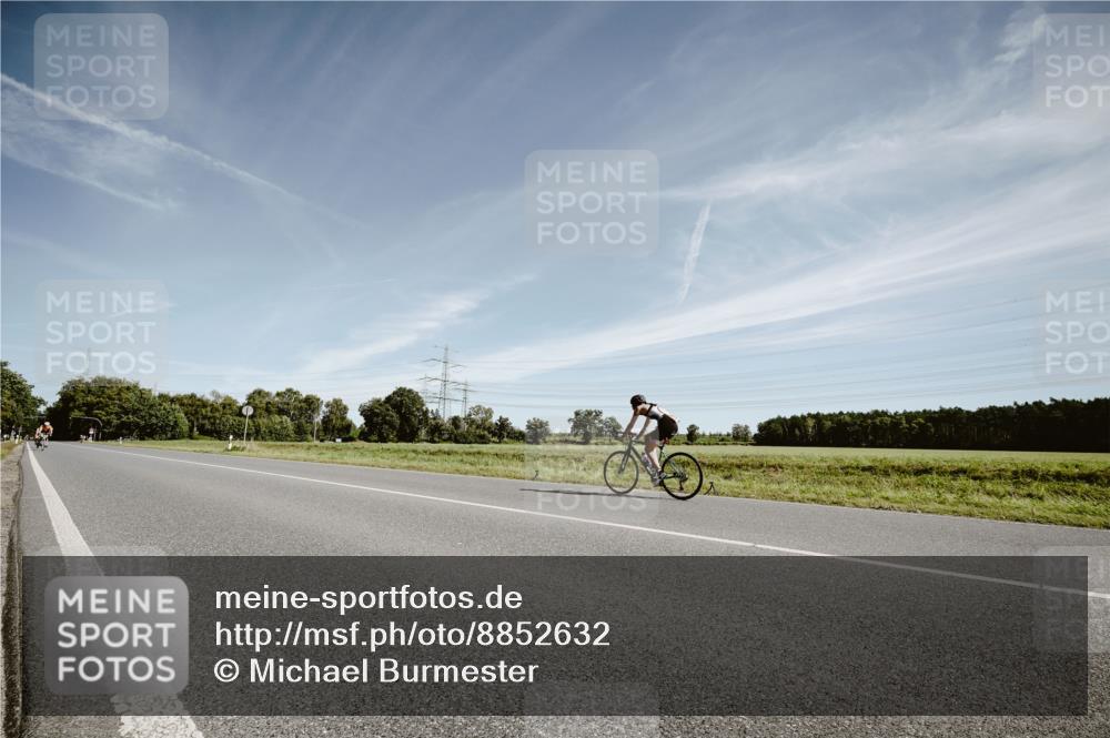 07.09.2025 - 19. Norderstedt Triathlon Michael Burmester http://msf.ph/oto/8852632 07.09.2025 11:37:25 Radfahren  meine-sportfotos.de