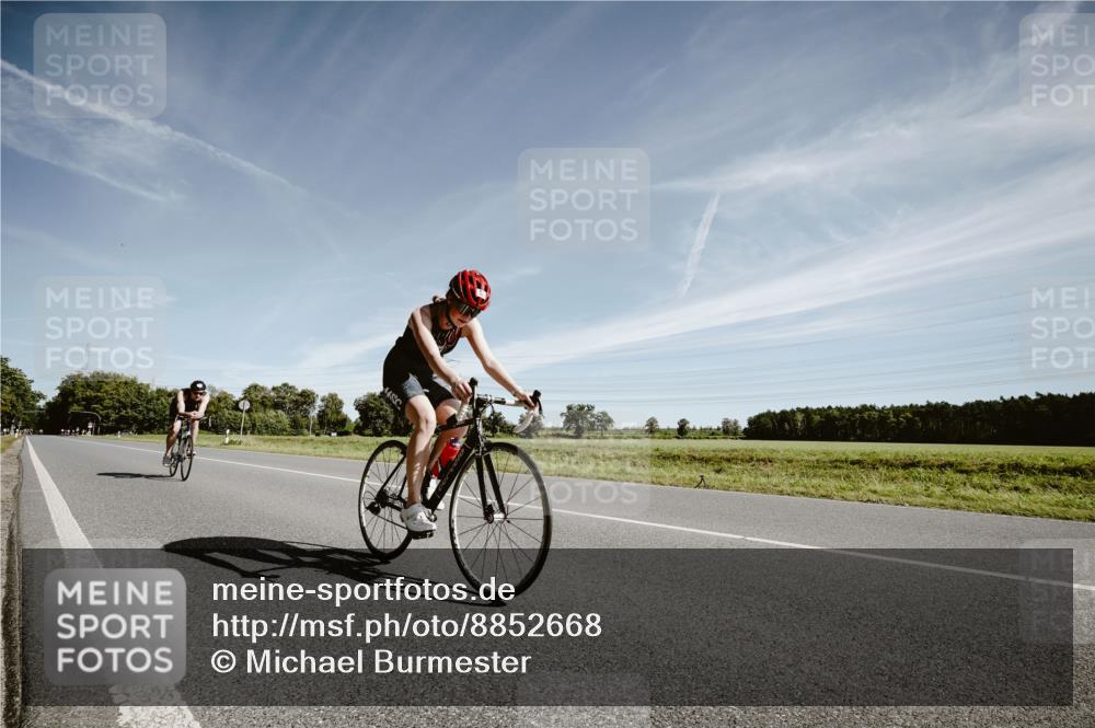 07.09.2025 - 19. Norderstedt Triathlon Michael Burmester http://msf.ph/oto/8852668 07.09.2025 11:37:53 Radfahren 154, 1182 meine-sportfotos.de