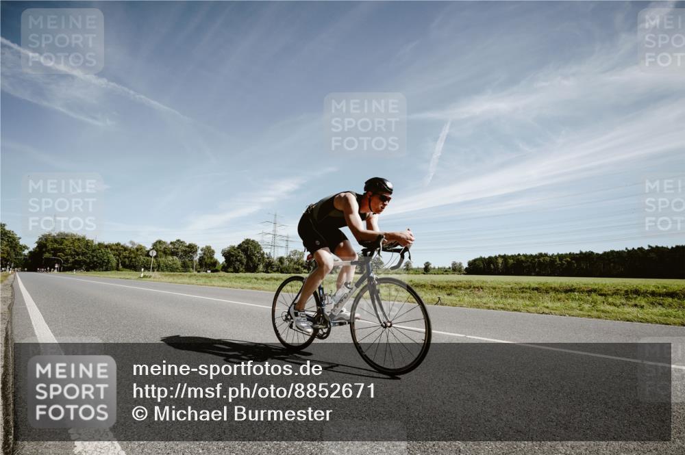 07.09.2025 - 19. Norderstedt Triathlon Michael Burmester http://msf.ph/oto/8852671 07.09.2025 11:37:53 Radfahren 154, 1182 meine-sportfotos.de