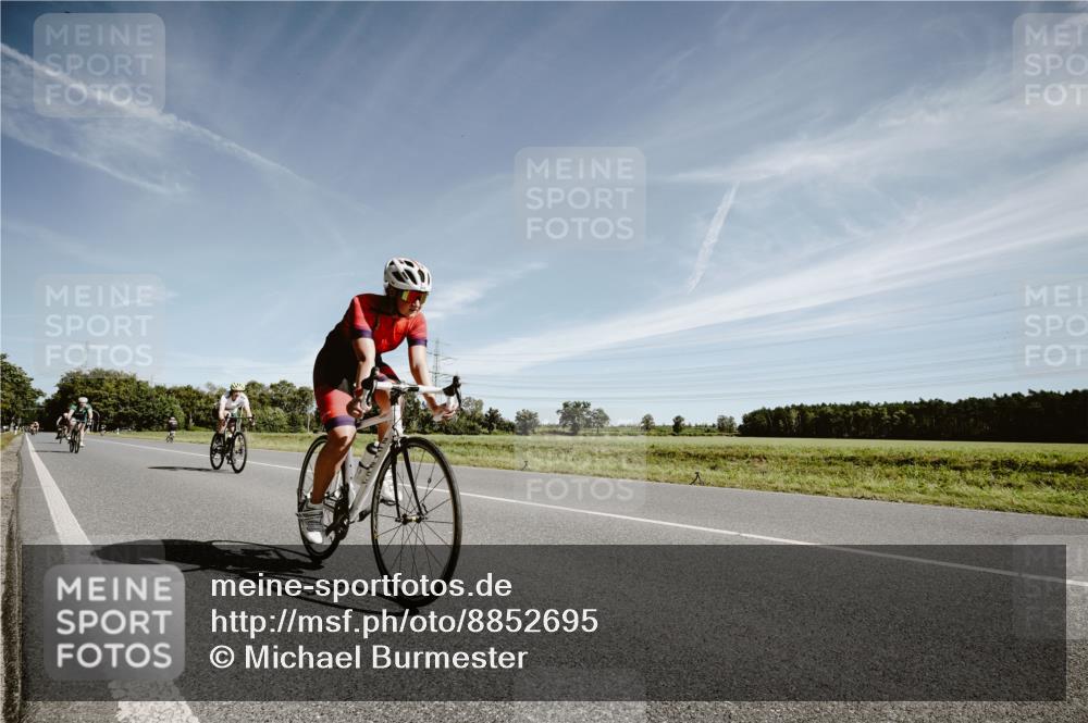07.09.2025 - 19. Norderstedt Triathlon Michael Burmester http://msf.ph/oto/8852695 07.09.2025 11:38:25 Radfahren 714, 719, 720 meine-sportfotos.de