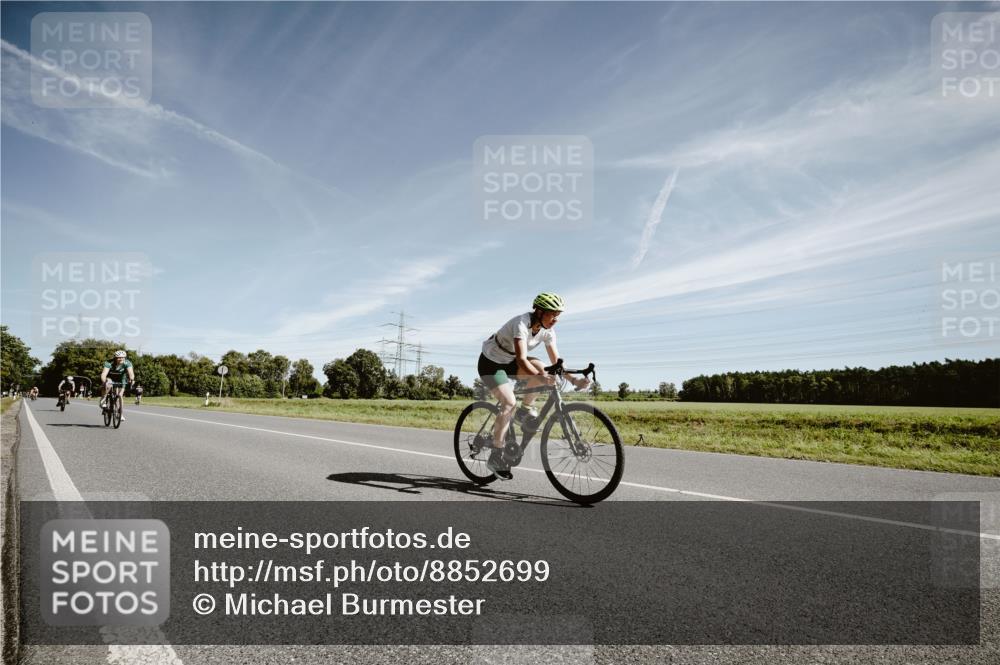07.09.2025 - 19. Norderstedt Triathlon Michael Burmester http://msf.ph/oto/8852699 07.09.2025 11:38:26 Radfahren 184, 714, 719, 720 meine-sportfotos.de