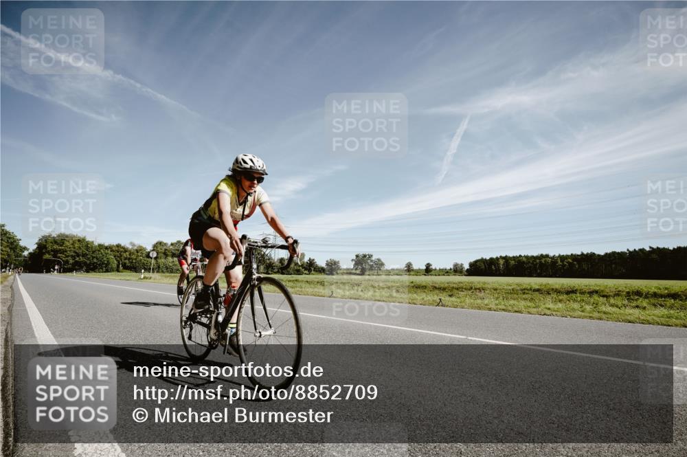 07.09.2025 - 19. Norderstedt Triathlon Michael Burmester http://msf.ph/oto/8852709 07.09.2025 11:38:34 Radfahren 860, 1236 meine-sportfotos.de