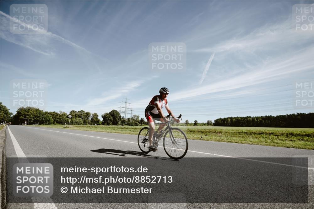 07.09.2025 - 19. Norderstedt Triathlon Michael Burmester http://msf.ph/oto/8852713 07.09.2025 11:38:34 Radfahren 860, 1236 meine-sportfotos.de