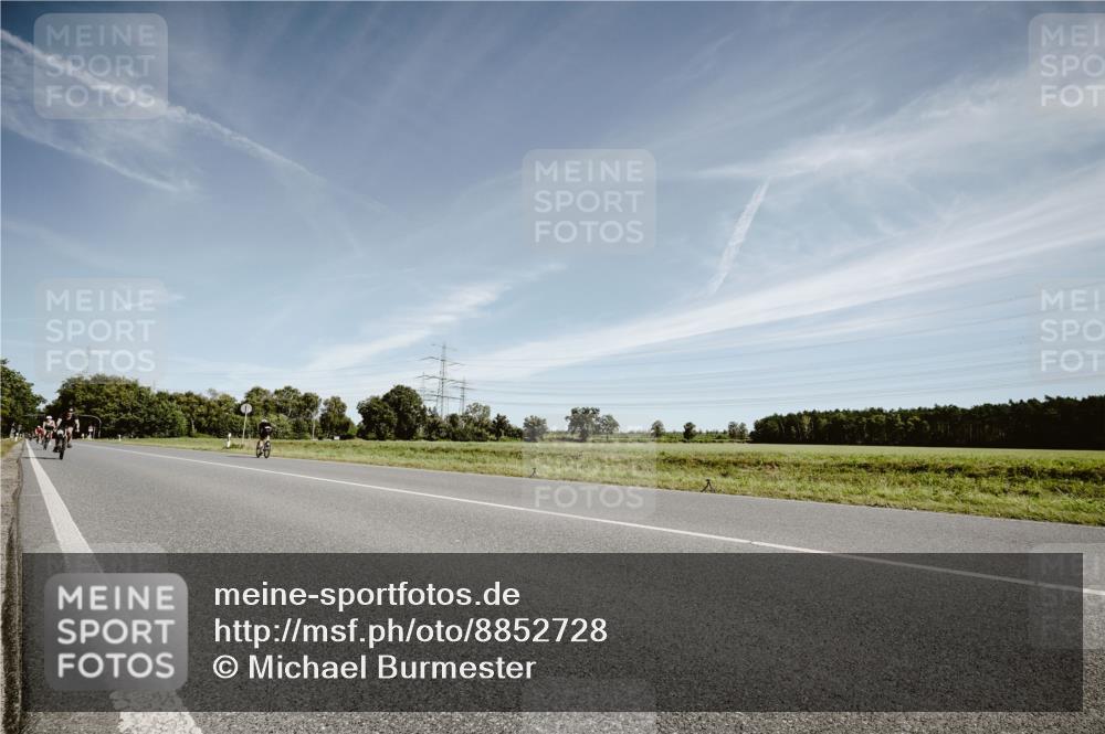 07.09.2025 - 19. Norderstedt Triathlon Michael Burmester http://msf.ph/oto/8852728 07.09.2025 11:38:51 Radfahren 286 meine-sportfotos.de