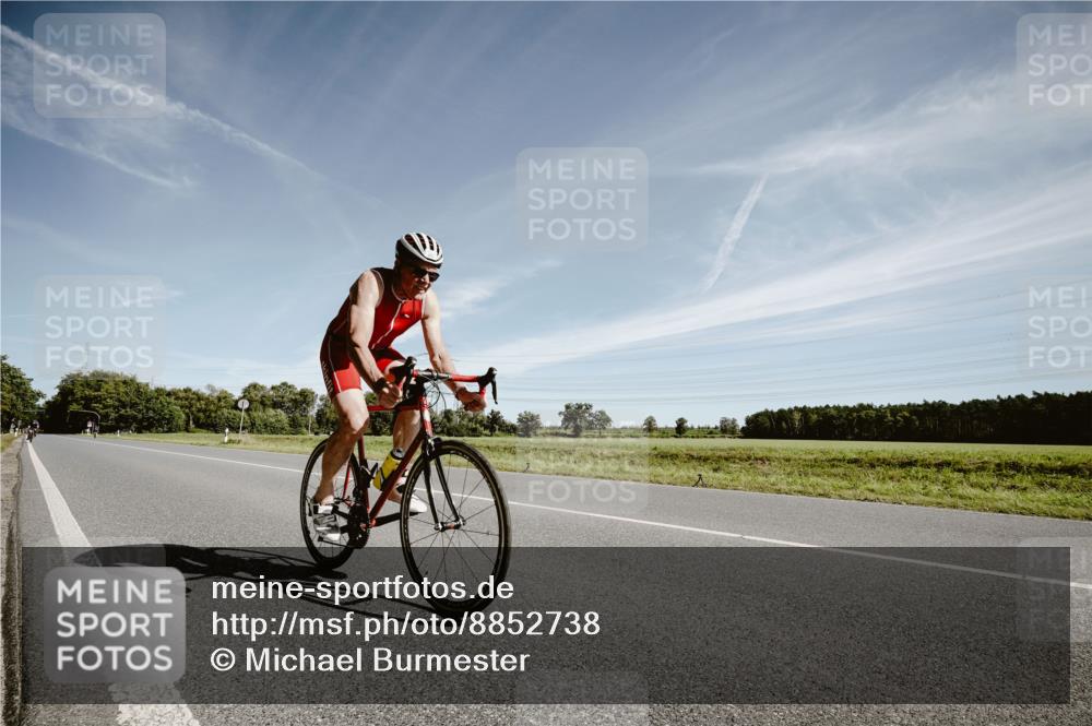 07.09.2025 - 19. Norderstedt Triathlon Michael Burmester http://msf.ph/oto/8852738 07.09.2025 11:38:59 Radfahren 203, 731 meine-sportfotos.de