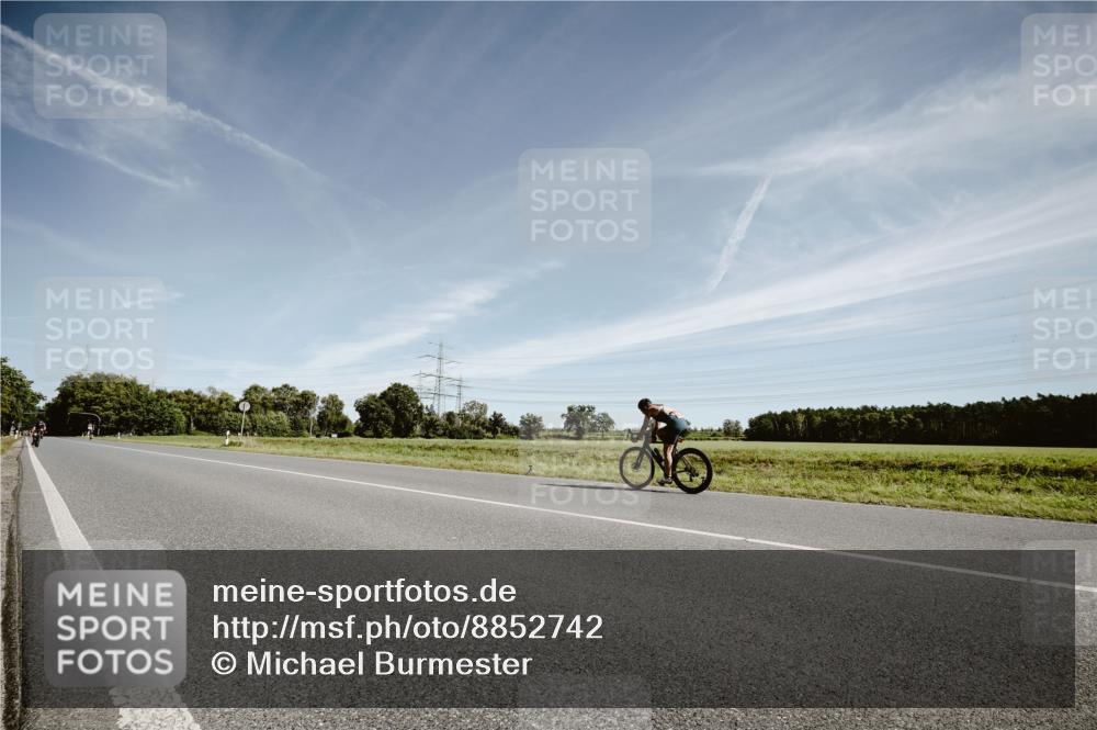 07.09.2025 - 19. Norderstedt Triathlon Michael Burmester http://msf.ph/oto/8852742 07.09.2025 11:39:00 Radfahren 203 meine-sportfotos.de