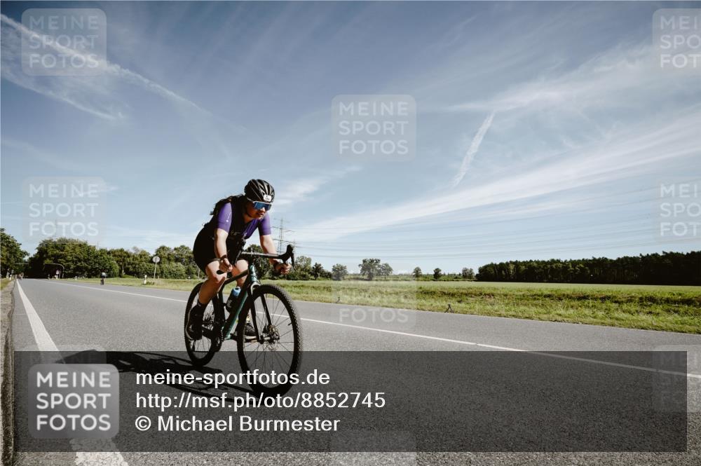 07.09.2025 - 19. Norderstedt Triathlon Michael Burmester http://msf.ph/oto/8852745 07.09.2025 11:39:05 Radfahren 1246 meine-sportfotos.de