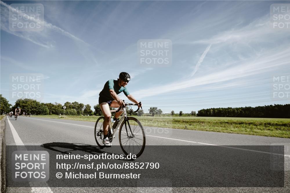 07.09.2025 - 19. Norderstedt Triathlon Michael Burmester http://msf.ph/oto/8852790 07.09.2025 11:39:36 Radfahren 765, 806, 1210 meine-sportfotos.de