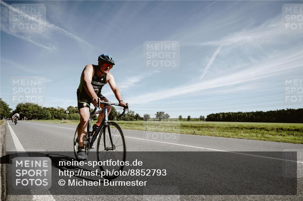 07.09.2025 - 19. Norderstedt Triathlon Michael Burmester http://msf.ph/oto/8852793 07.09.2025 11:39:39 Radfahren 300, 806, 1210 meine-sportfotos.de