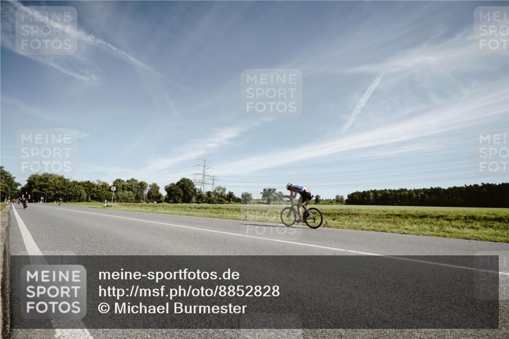 07.09.2025 - 19. Norderstedt Triathlon Michael Burmester http://msf.ph/oto/8852828 07.09.2025 11:40:07 Radfahren 846 meine-sportfotos.de
