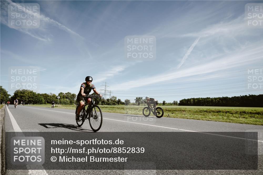 07.09.2025 - 19. Norderstedt Triathlon Michael Burmester http://msf.ph/oto/8852839 07.09.2025 11:40:15 Radfahren 229, 1315 meine-sportfotos.de