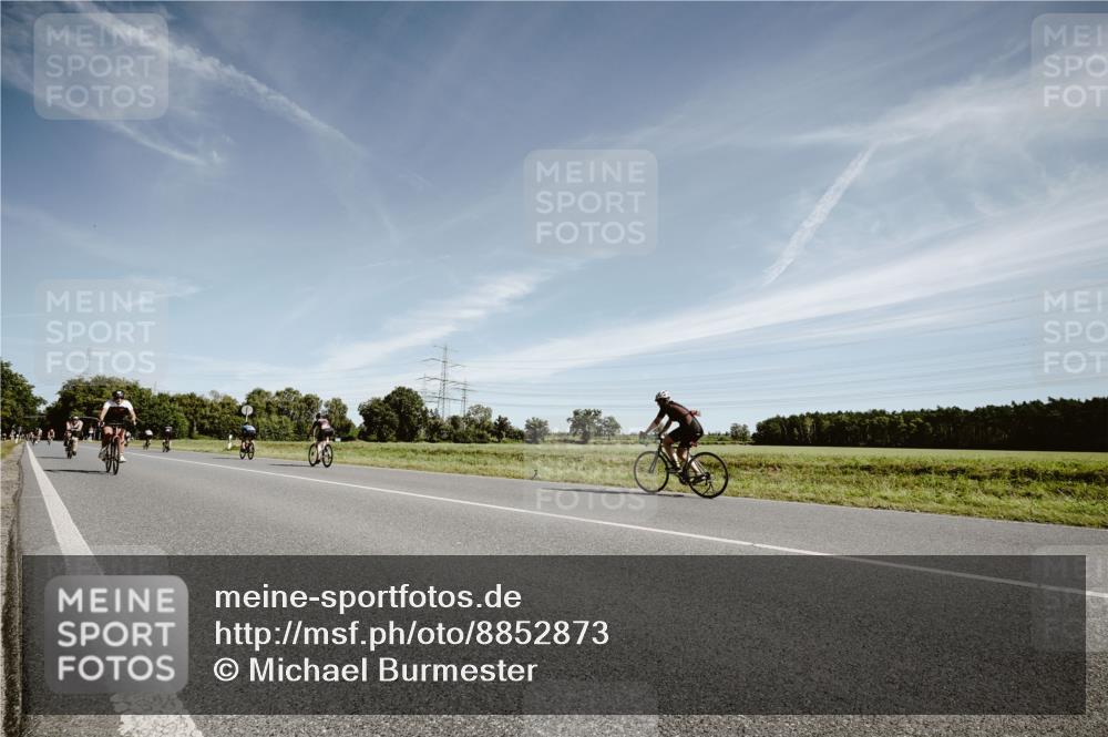 07.09.2025 - 19. Norderstedt Triathlon Michael Burmester http://msf.ph/oto/8852873 07.09.2025 11:40:49 Radfahren 748, 779, 1358 meine-sportfotos.de