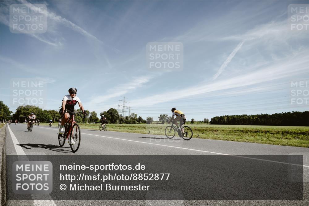 07.09.2025 - 19. Norderstedt Triathlon Michael Burmester http://msf.ph/oto/8852877 07.09.2025 11:40:50 Radfahren 748, 779, 1358 meine-sportfotos.de