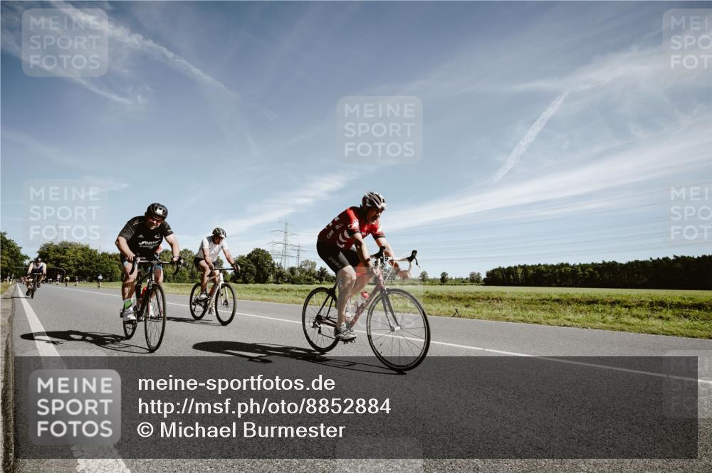 07.09.2025 - 19. Norderstedt Triathlon Michael Burmester http://msf.ph/oto/8852884 07.09.2025 11:40:57 Radfahren 796, 800, 861, 1371 meine-sportfotos.de