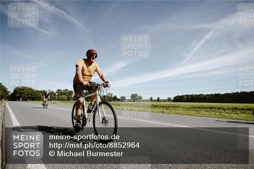 07.09.2025 - 19. Norderstedt Triathlon Michael Burmester http://msf.ph/oto/8852964 07.09.2025 11:41:50 Radfahren 234, 1159 meine-sportfotos.de