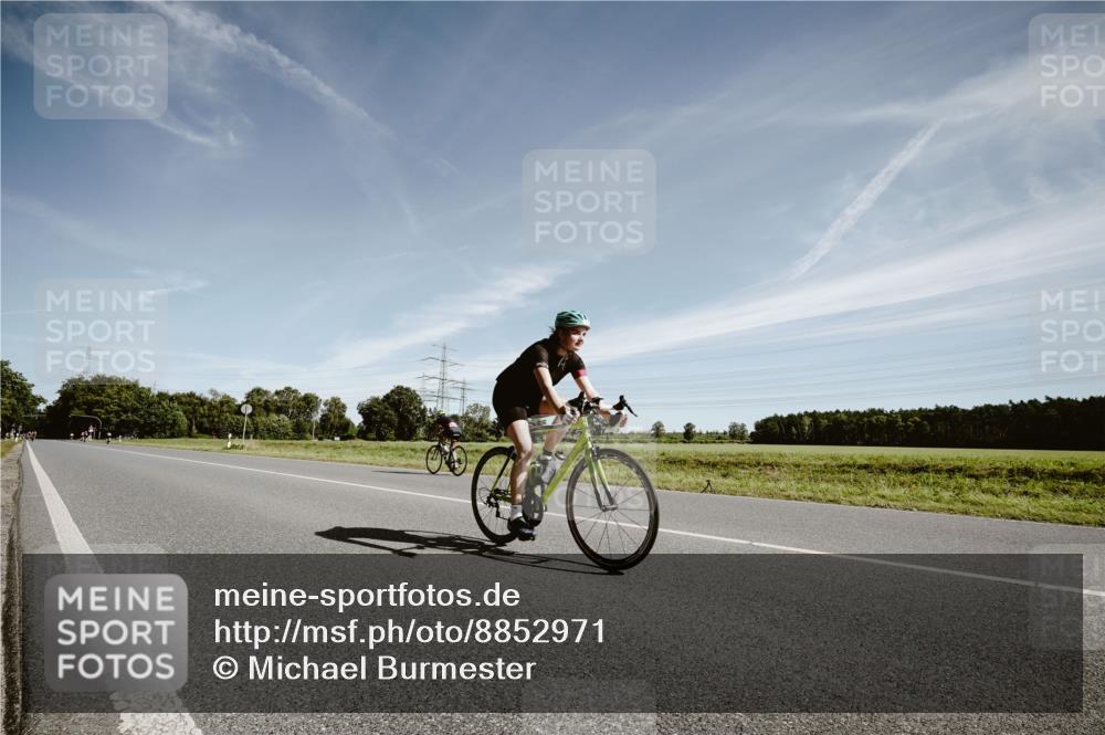 07.09.2025 - 19. Norderstedt Triathlon Michael Burmester http://msf.ph/oto/8852971 07.09.2025 11:41:51 Radfahren 234, 1159 meine-sportfotos.de