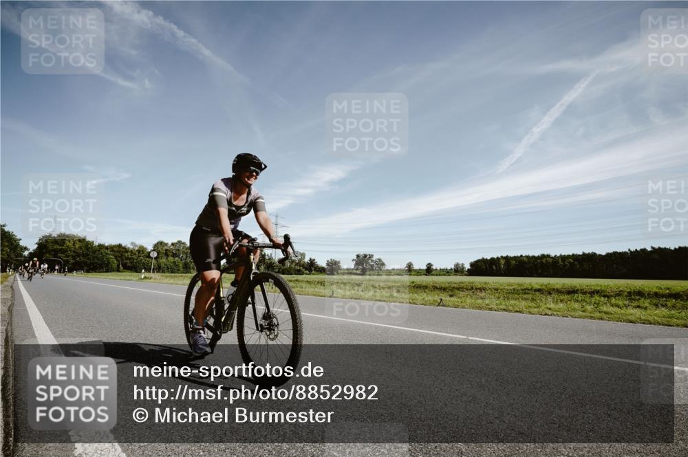 07.09.2025 - 19. Norderstedt Triathlon Michael Burmester http://msf.ph/oto/8852982 07.09.2025 11:42:05 Radfahren 1286 meine-sportfotos.de