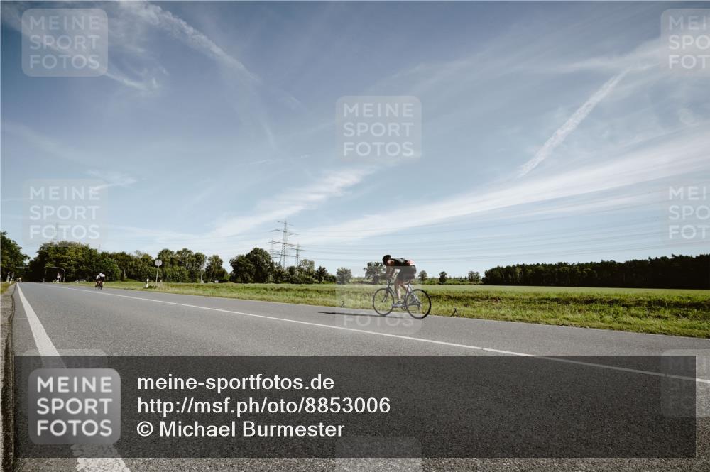 07.09.2025 - 19. Norderstedt Triathlon Michael Burmester http://msf.ph/oto/8853006 07.09.2025 11:42:19 Radfahren 1349 meine-sportfotos.de
