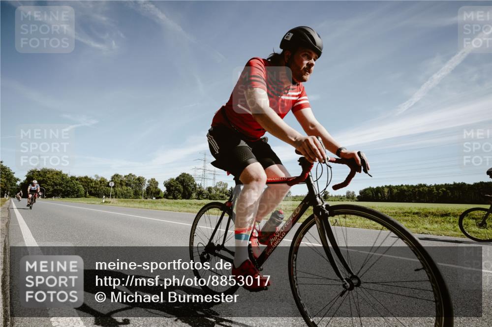 07.09.2025 - 19. Norderstedt Triathlon Michael Burmester http://msf.ph/oto/8853017 07.09.2025 11:42:57 Radfahren 233, 857 meine-sportfotos.de