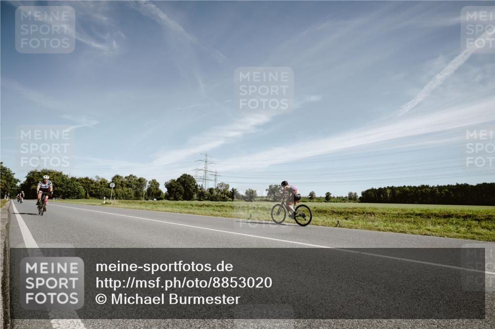 07.09.2025 - 19. Norderstedt Triathlon Michael Burmester http://msf.ph/oto/8853020 07.09.2025 11:42:57 Radfahren 233, 857 meine-sportfotos.de