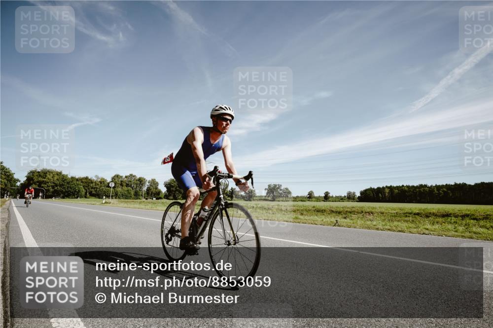 07.09.2025 - 19. Norderstedt Triathlon Michael Burmester http://msf.ph/oto/8853059 07.09.2025 11:43:40 Radfahren 830, 1228 meine-sportfotos.de