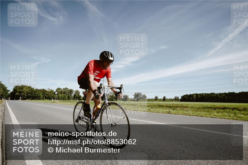 07.09.2025 - 19. Norderstedt Triathlon Michael Burmester http://msf.ph/oto/8853062 07.09.2025 11:43:43 Radfahren 830, 1228 meine-sportfotos.de