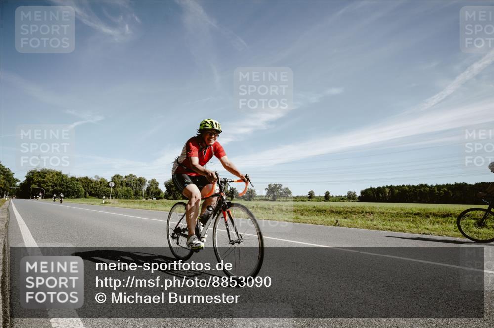 07.09.2025 - 19. Norderstedt Triathlon Michael Burmester http://msf.ph/oto/8853090 07.09.2025 11:44:16 Radfahren 1229 meine-sportfotos.de