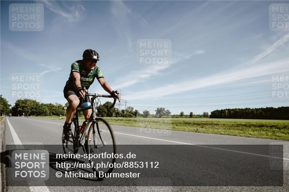07.09.2025 - 19. Norderstedt Triathlon Michael Burmester http://msf.ph/oto/8853112 07.09.2025 11:44:39 Radfahren 152, 1327 meine-sportfotos.de