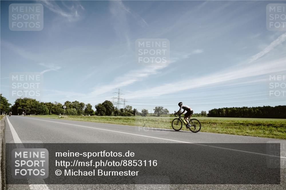 07.09.2025 - 19. Norderstedt Triathlon Michael Burmester http://msf.ph/oto/8853116 07.09.2025 11:44:41 Radfahren 152 meine-sportfotos.de
