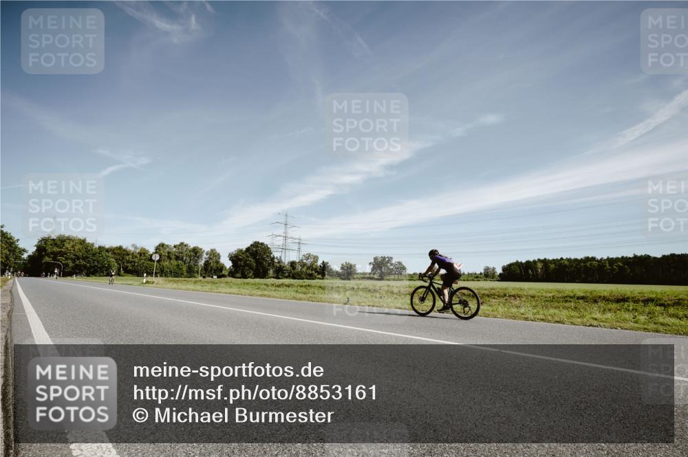 07.09.2025 - 19. Norderstedt Triathlon Michael Burmester http://msf.ph/oto/8853161 07.09.2025 11:45:13 Radfahren 1217 meine-sportfotos.de