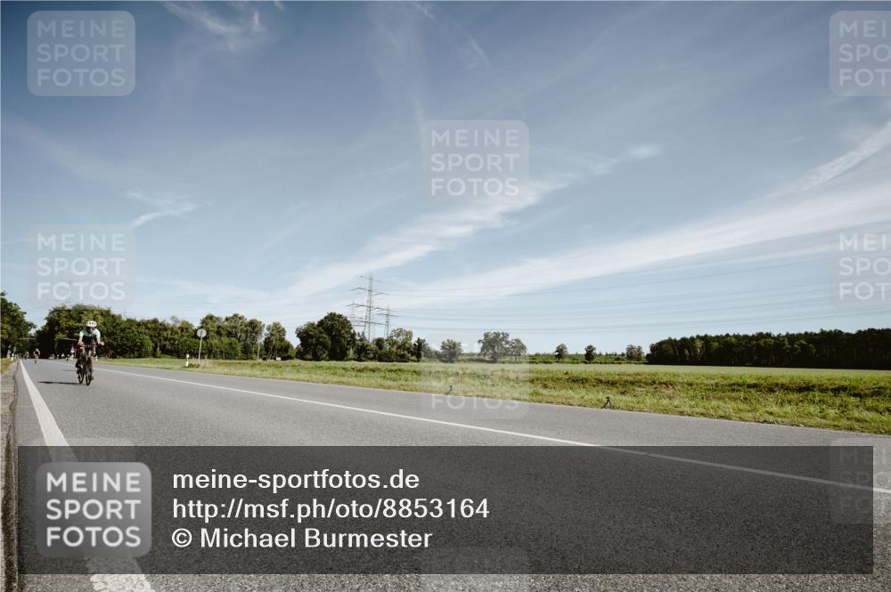 07.09.2025 - 19. Norderstedt Triathlon Michael Burmester http://msf.ph/oto/8853164 07.09.2025 11:45:28 Radfahren 1190, 1365 meine-sportfotos.de