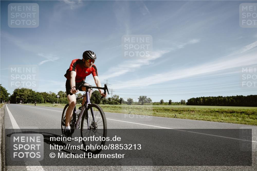 07.09.2025 - 19. Norderstedt Triathlon Michael Burmester http://msf.ph/oto/8853213 07.09.2025 11:46:14 Radfahren 862 meine-sportfotos.de