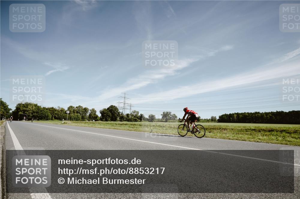07.09.2025 - 19. Norderstedt Triathlon Michael Burmester http://msf.ph/oto/8853217 07.09.2025 11:46:16 Radfahren 862 meine-sportfotos.de