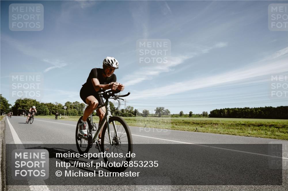 07.09.2025 - 19. Norderstedt Triathlon Michael Burmester http://msf.ph/oto/8853235 07.09.2025 11:46:30 Radfahren 237, 1197 meine-sportfotos.de